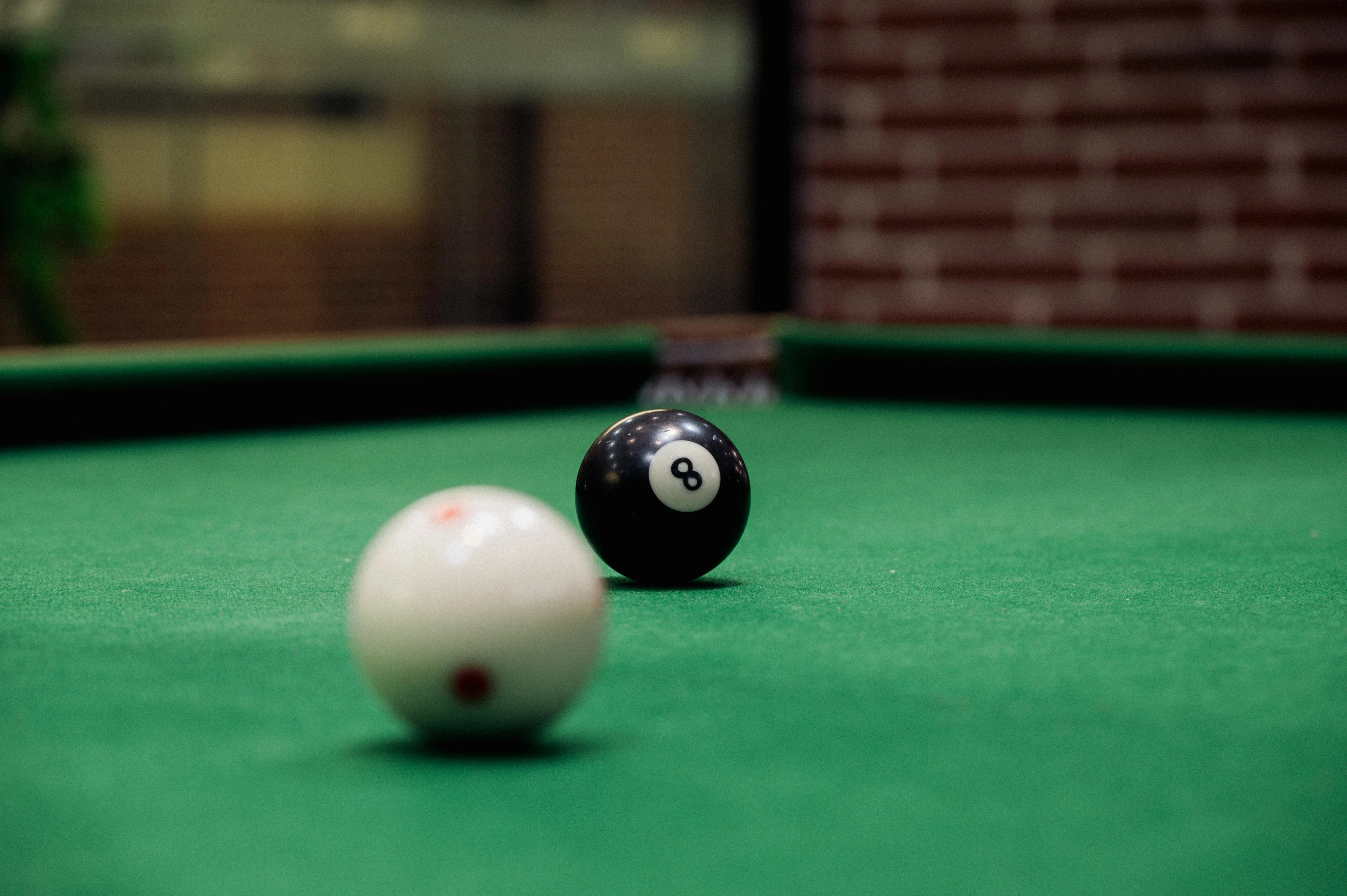 Panduan Lengkap Aturan 8-Ball Pool: Main Biliar Seperti Pro di Jakarta